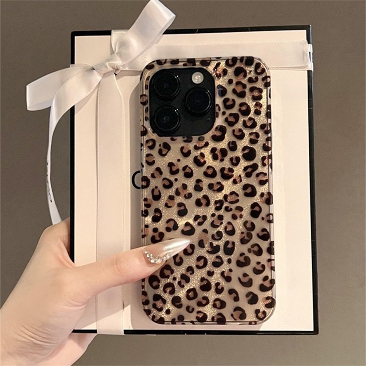inewateri Compatible for iPhone 16 Pro Max Case with Cute Cheetah Leopard Print Retro Aesthetics Design Soft Slim TPU Shockproof Protective Bumper Glitter Shiny Phone Cover-Blue